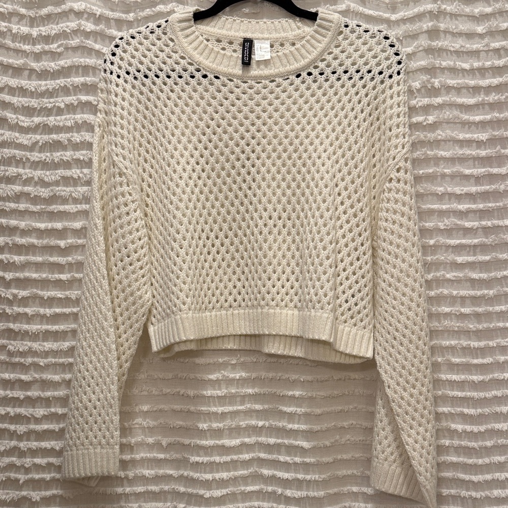 Women's H&M White Sweater